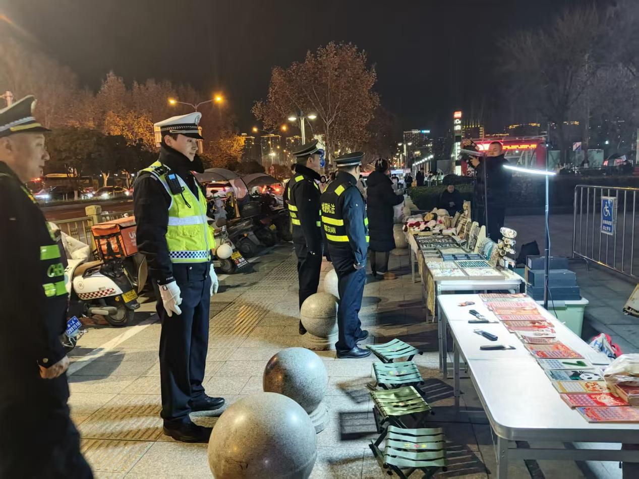 西安经开区：“点线面”立体管控 守护冬季出行平安路