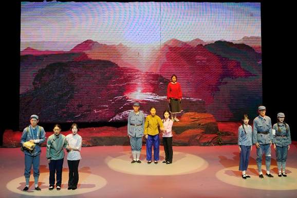 特稿·梁平|江苏省戏校:一堂思政课演变成一台剧的能量置顶