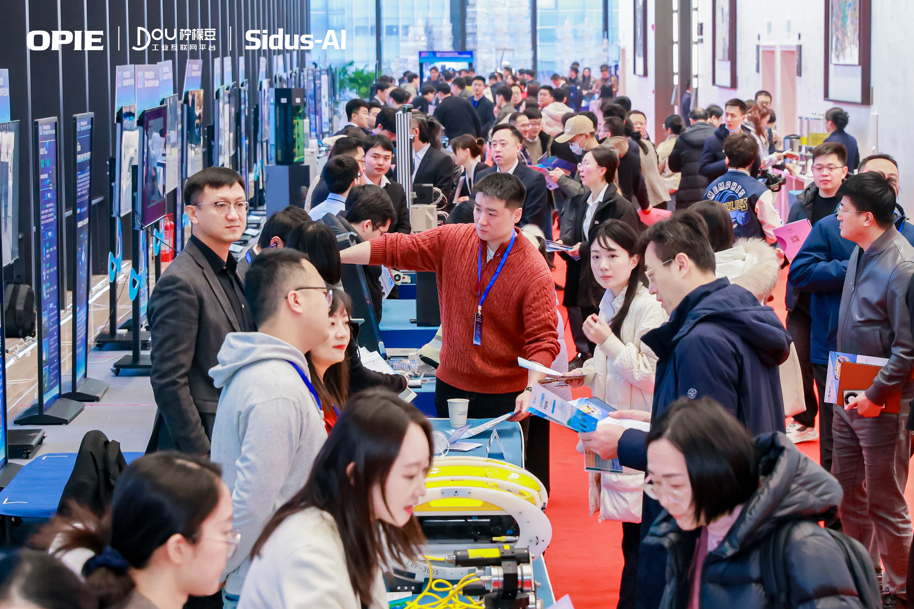 单人AI创业家平台上线:2026青岛市AI创业生态大会成功举办