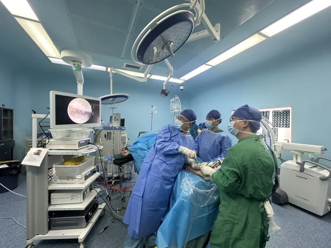 镜下精修 为青春加速——西安市中医医院踝关节镜下距骨骨折螺钉内固定术助少年重返赛场