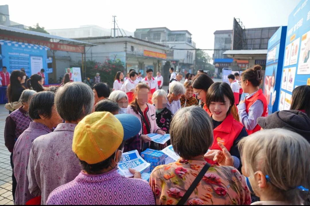 岁末防非丨佛山平安人寿南海支公司开展金融权益保障进社区活动