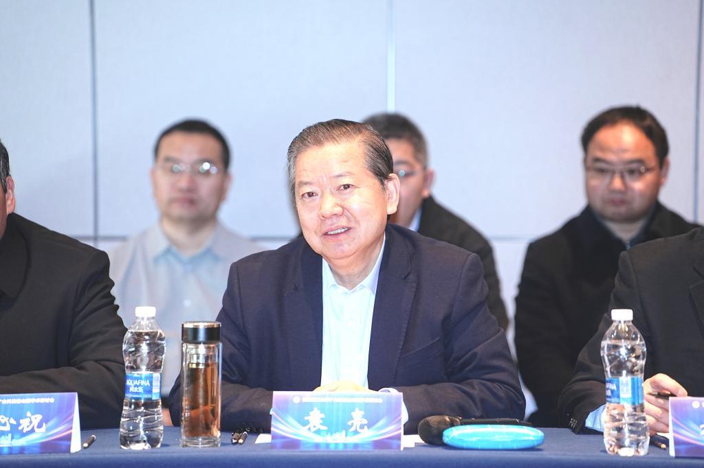 袁亮与校友座谈交流