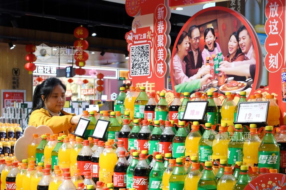 江西南丰：选购年货迎新年（图）