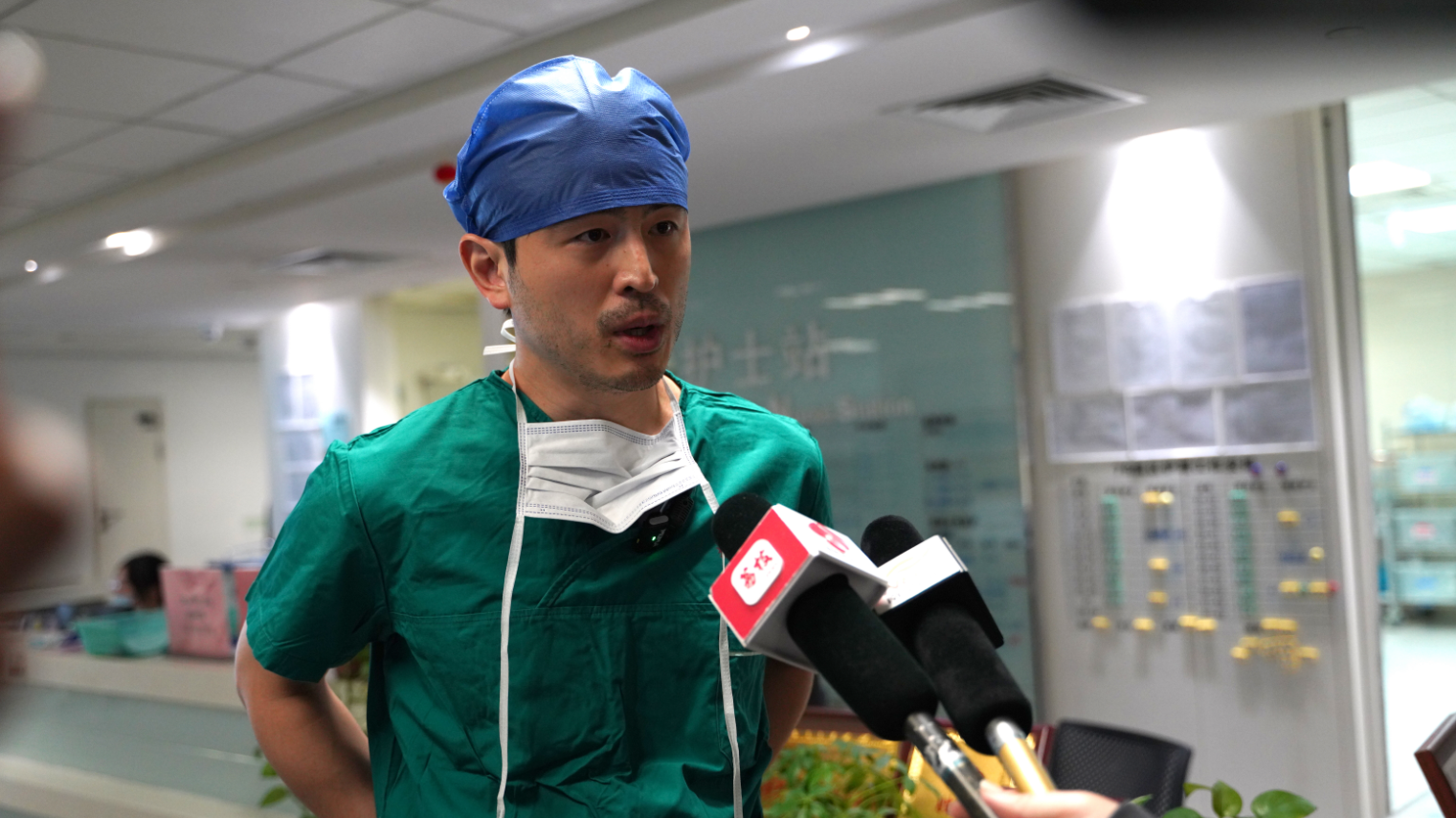 “钢铁心”重启少年人生:南京鼓楼医院成功为15岁少年植入人工心脏