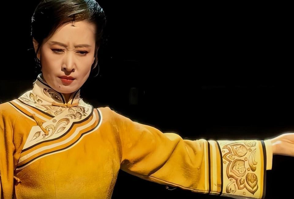 人民日报点名刘敏涛，释放两大信号，原来靳东一个字都没说错(图10)