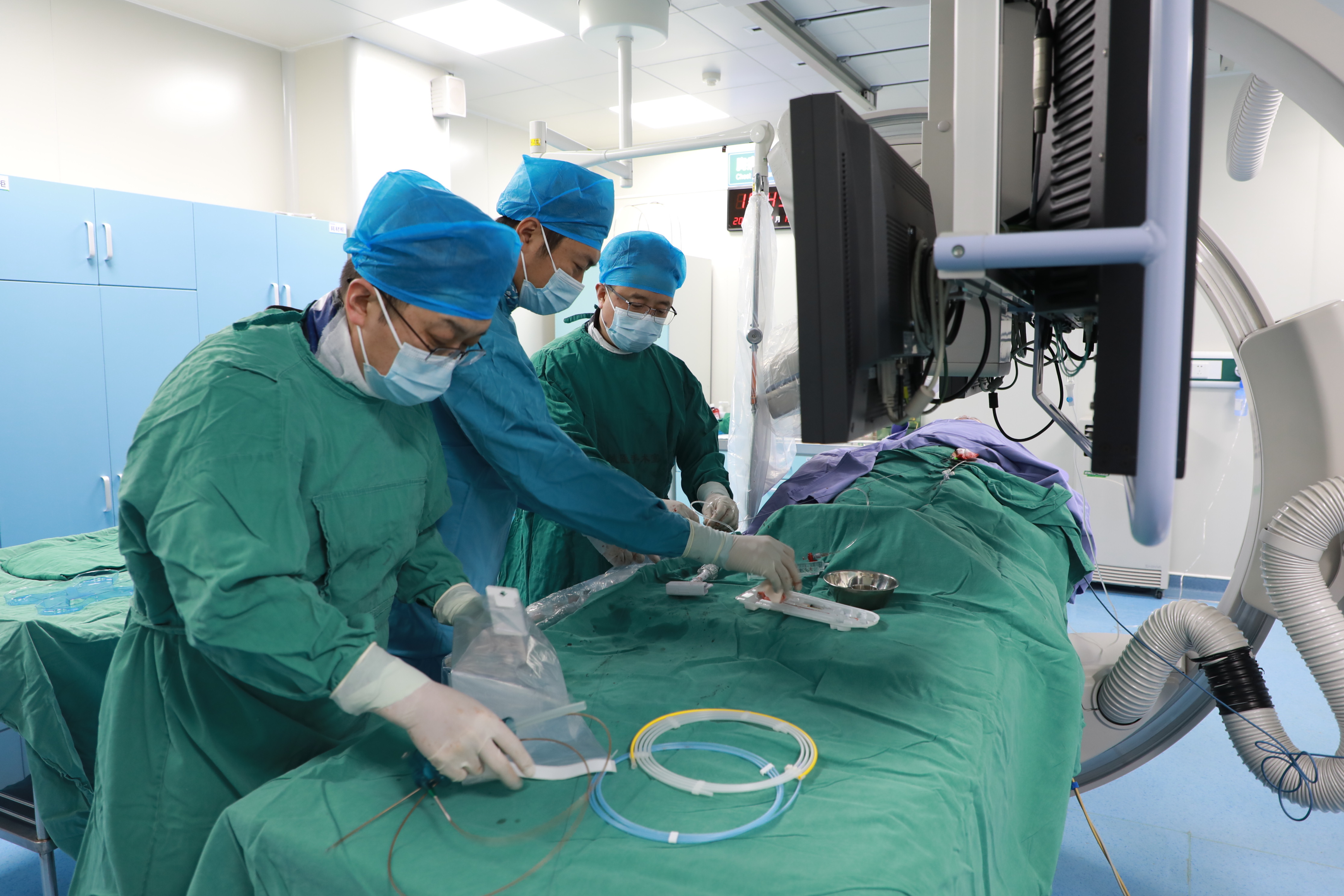 血栓堵塞动脉险酿大祸!血管外科“国家队”微创手术为患者成功保肢