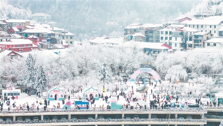 庐山：银妆素裹 分外妖娆（图）