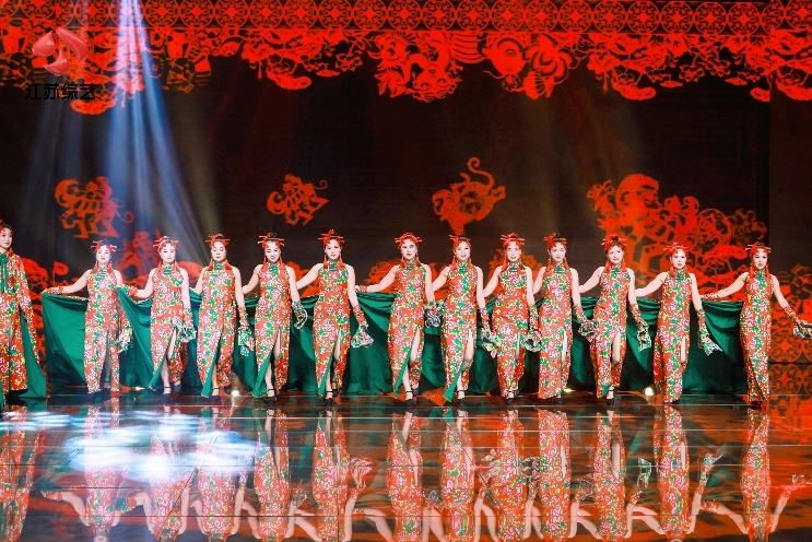 特稿·梁平｜江苏：“循光之旅”艺术春晚·旗袍之夜，塑造美丽生活新风尚