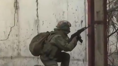 俄军展开冬季战役，俄乌5万兵力争夺库皮扬斯克