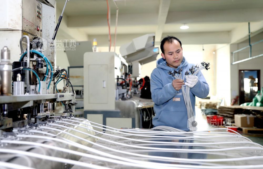 江西峡江:订单足 生产忙(图)