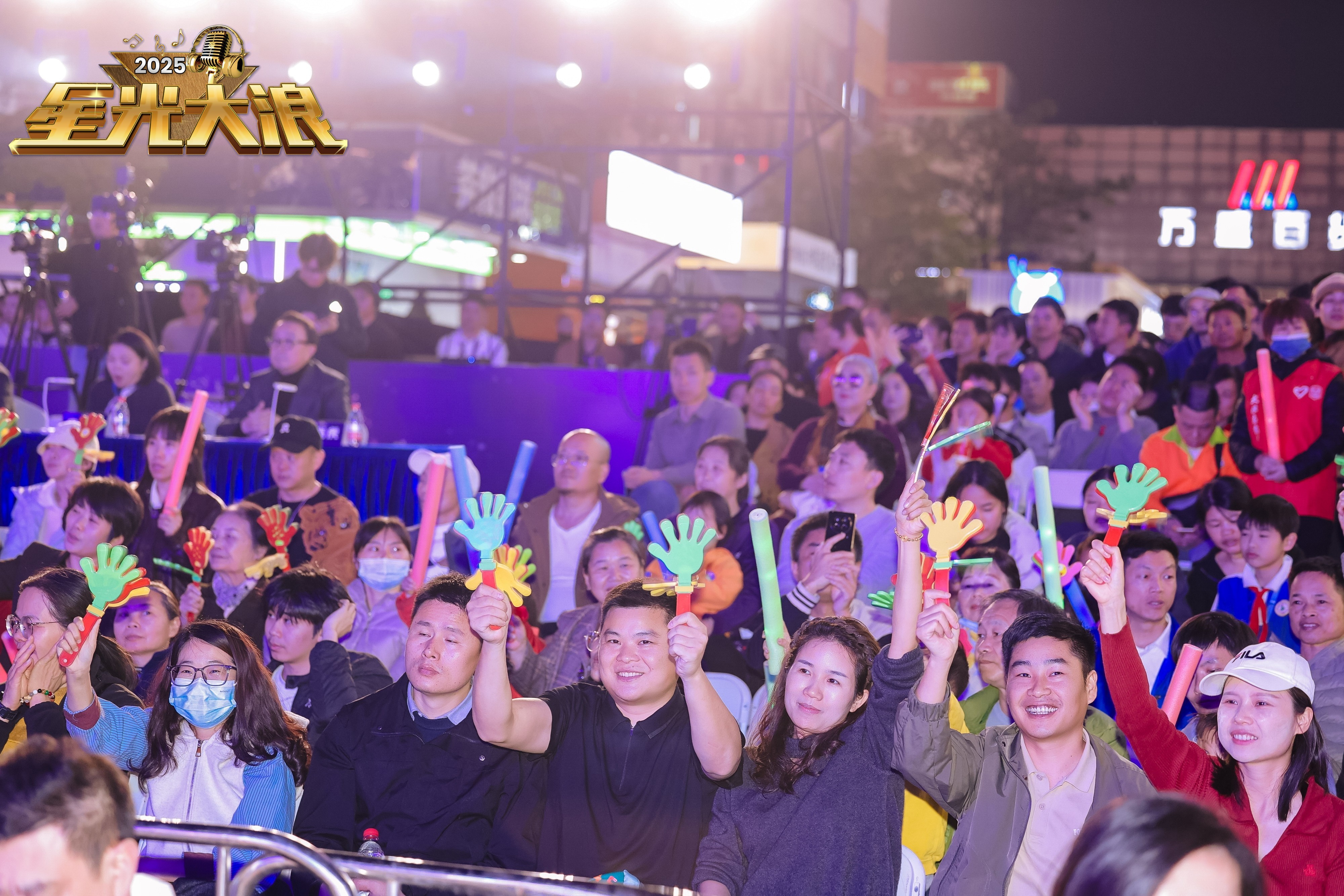 十六载以歌为炬，数万次向光而行