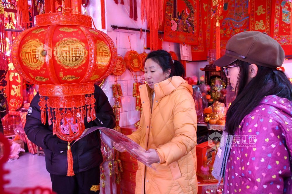 江西南丰：饰品红火年味浓（图）