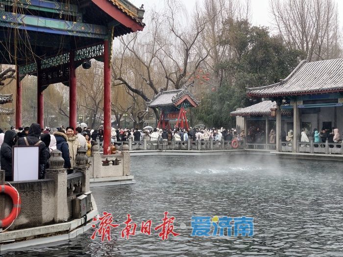 一年四季 泉在济南丨雪润泉城！趵突泉再现“云雾润蒸”胜景