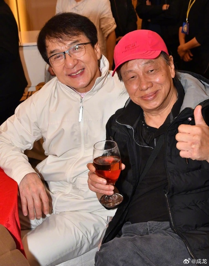 香港武打明星梁小龙去世,成龙发文悼念