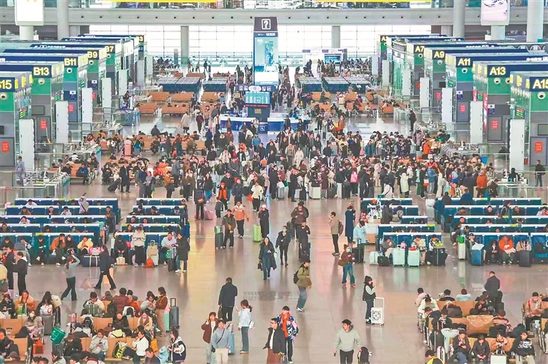 南昌火车站(图/首席记者王琨)