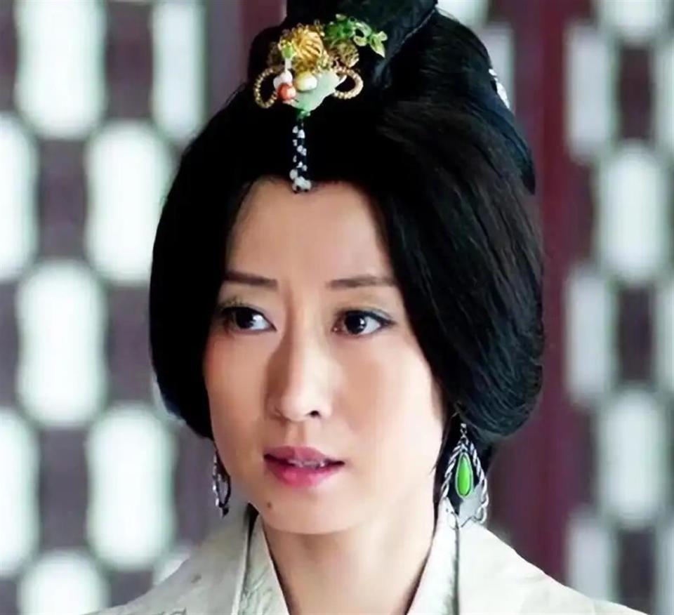 人民日报点名刘敏涛，释放两大信号，原来靳东一个字都没说错(图27)