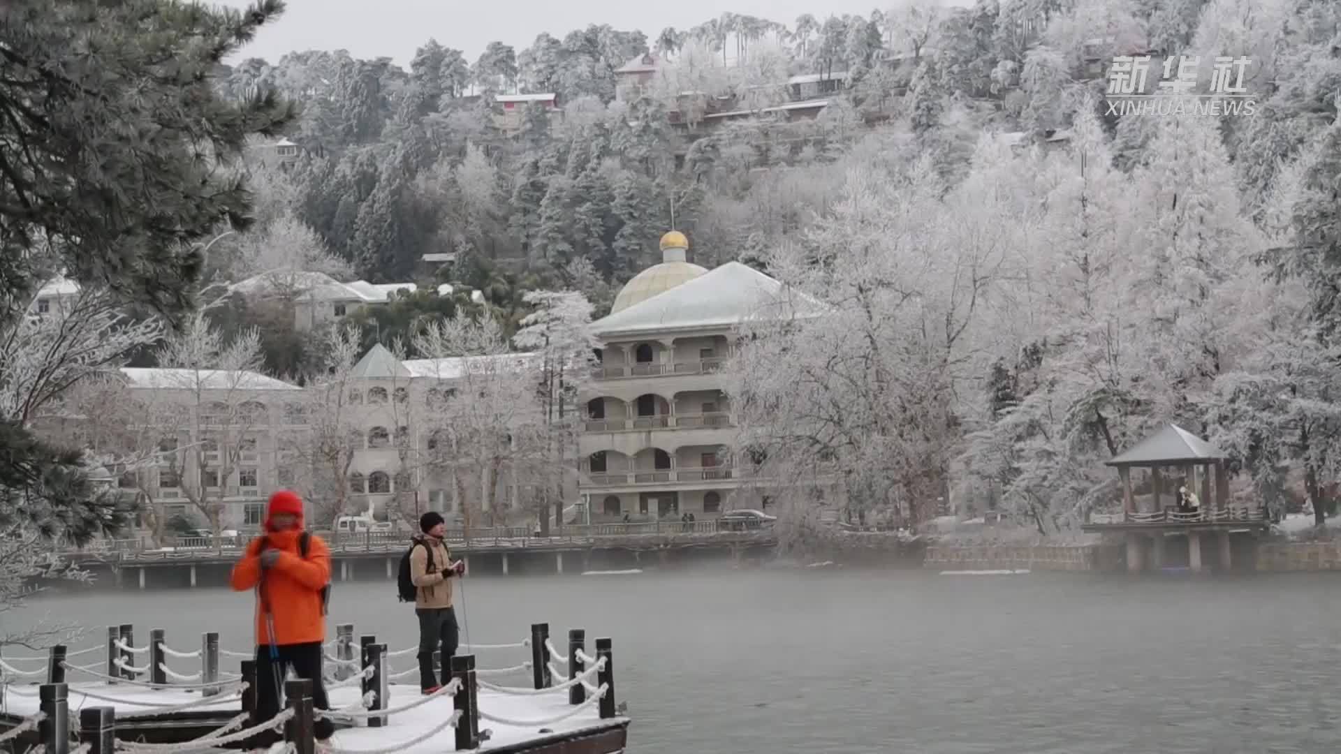 江西庐山：积极保障游客雪天出行