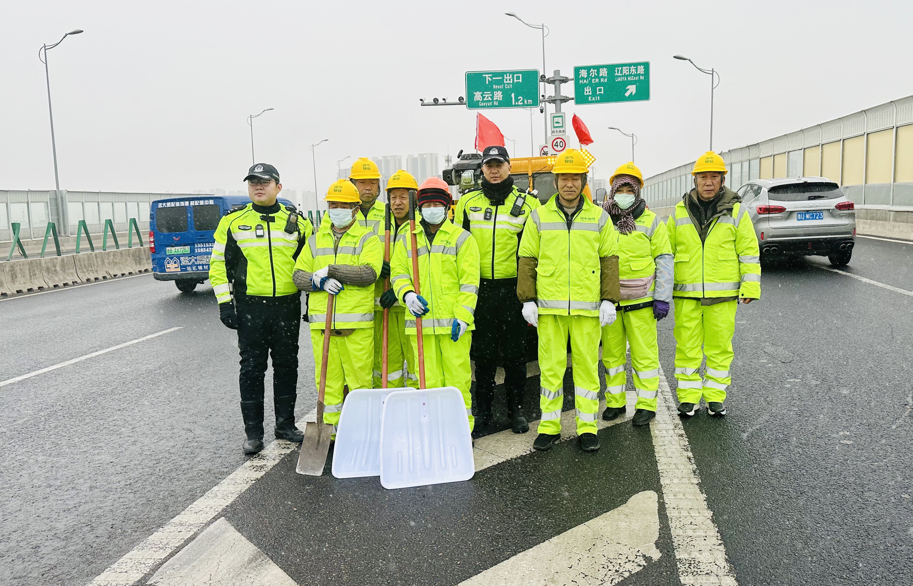 寒潮降雪来袭,青岛公安交管精准防控全力护航道路安全