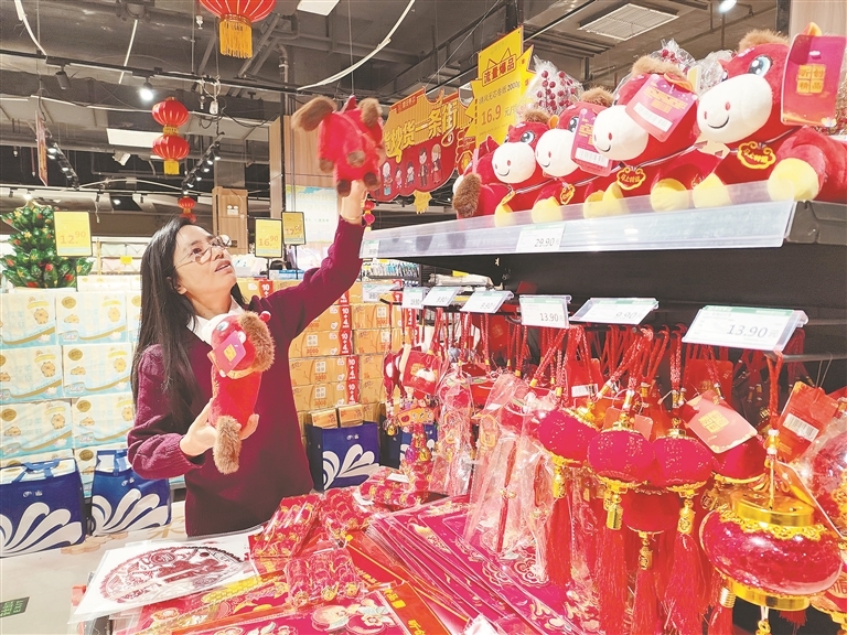 东乡区：年味渐浓 选购年货（图）