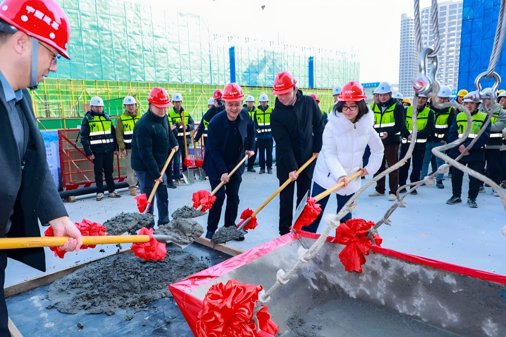 西安经开区白桦林书香项目荣耀封顶