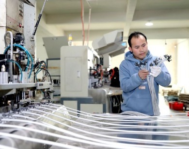 江西峡江：订单足 生产忙