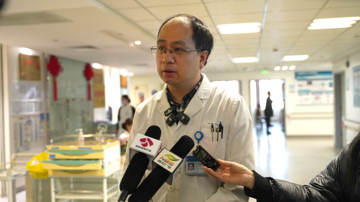 “钢铁心”重启少年人生:南京鼓楼医院成功为15岁少年植入人工心脏