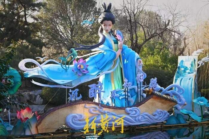 继“湖畔雨荷”之后,“趵突泉辛弃疾”又将亮相