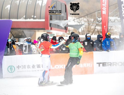TERROR探锐护航国际雪联单板世界杯,以尖端碳纤维科技助力巅峰竞技
