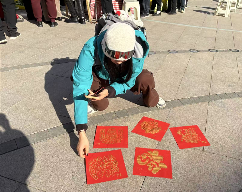 潮趣新春,沁润未来——江北天沁未来社区新春市集热闹开场