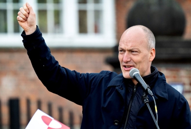 丹麦议员直言“够了”,呼吁欧盟狠狠打击特朗普圈内科技寡头