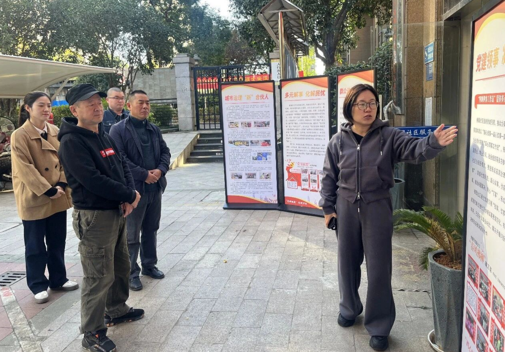 图为铜官区政协提案和教科卫体委开展民生类提案办理“回头看”活动。