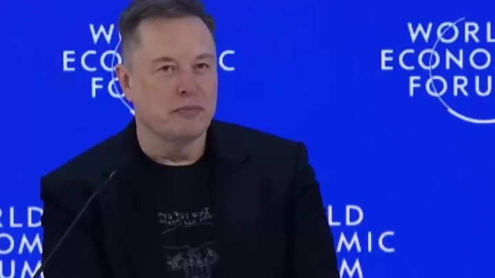 马斯克用谐音梗暗讽特朗普的“和平委员会”：“是要和平，还是要一块格陵兰，一块委内瑞拉，一块…”