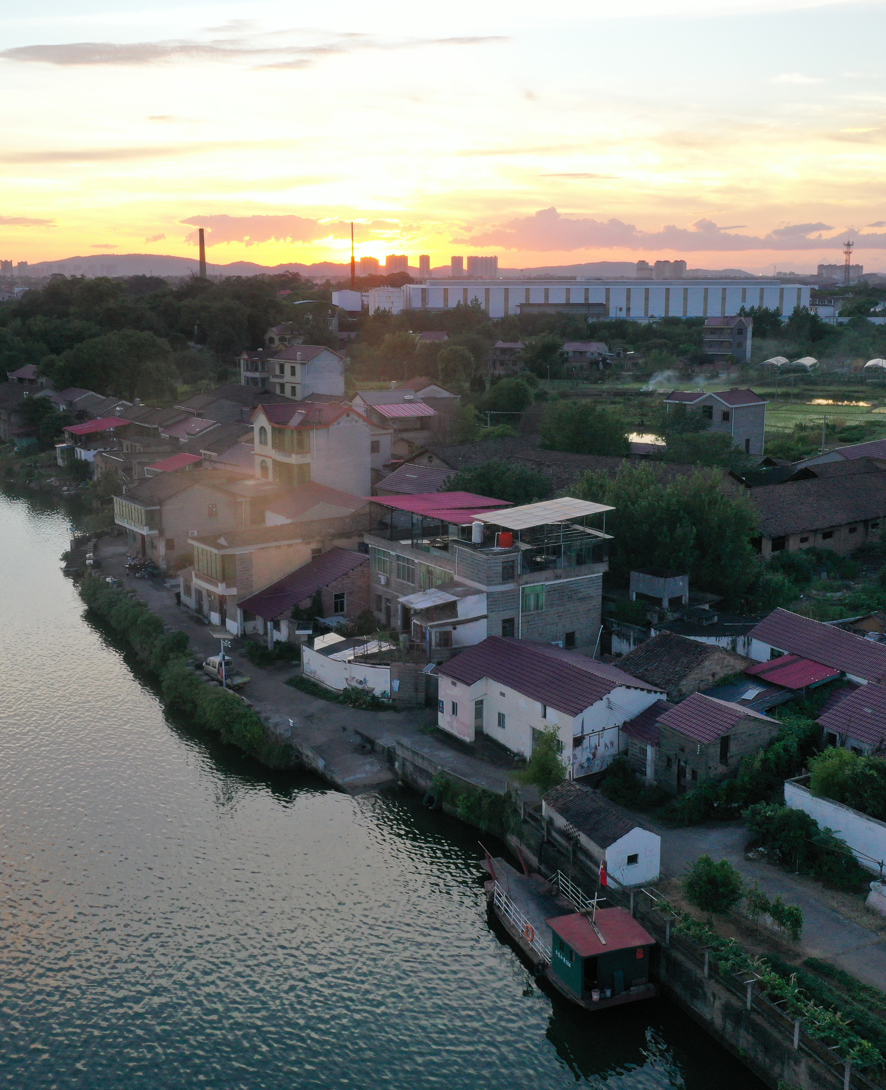 ▲2024年7月17日,渡船停靠在泰和沿溪渡口。