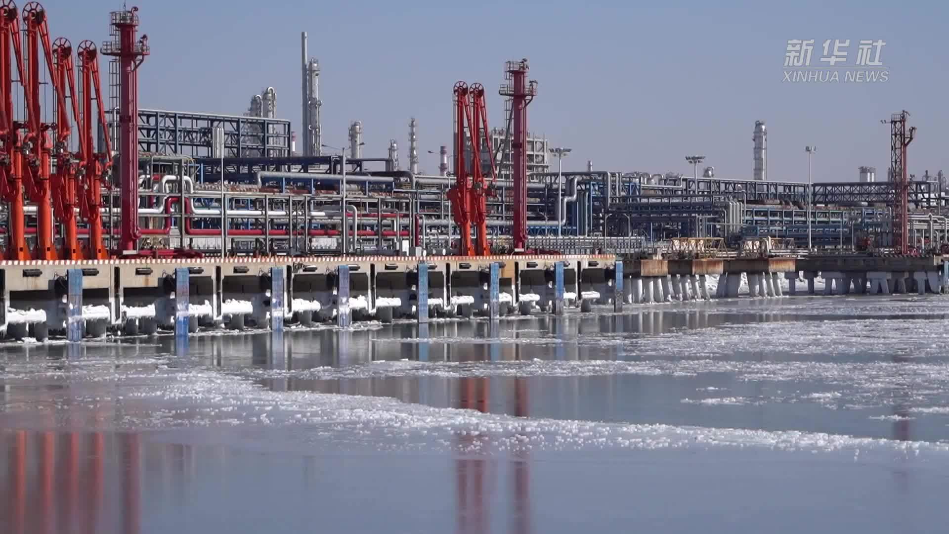 冰海行船查看渤海辽东湾冰情