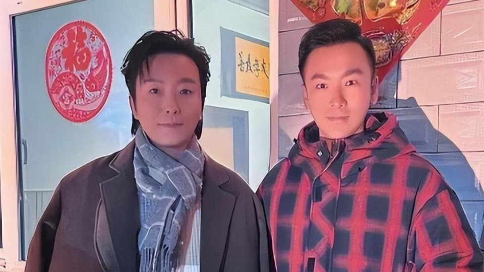 善恶终有报！47岁跌落神坛的李玉刚，终是活成了跳梁小丑