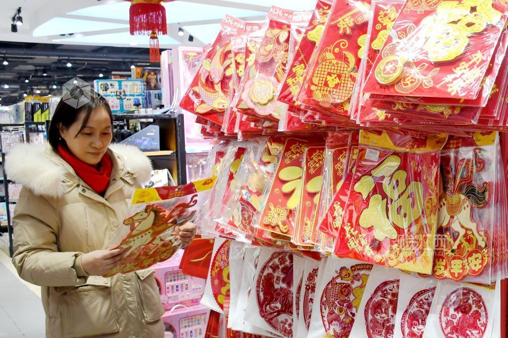 江西南丰：选购年货迎新年（图）