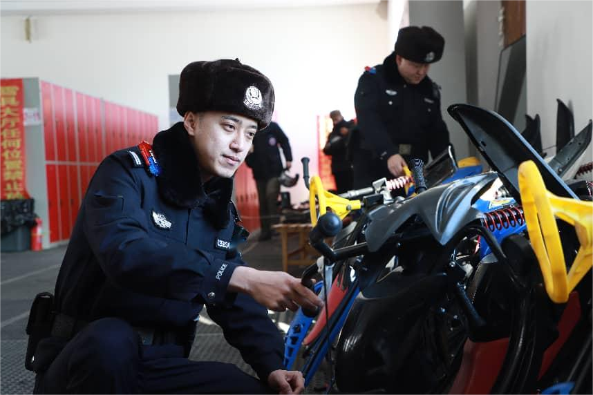 通河县公安局民警对铧子山滑雪场开展安全检查