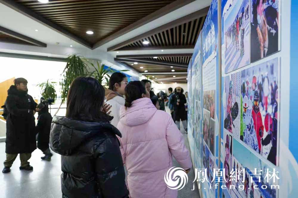 历届大冬会图片展亮相，冰雪回响共赴2027长春青春之约