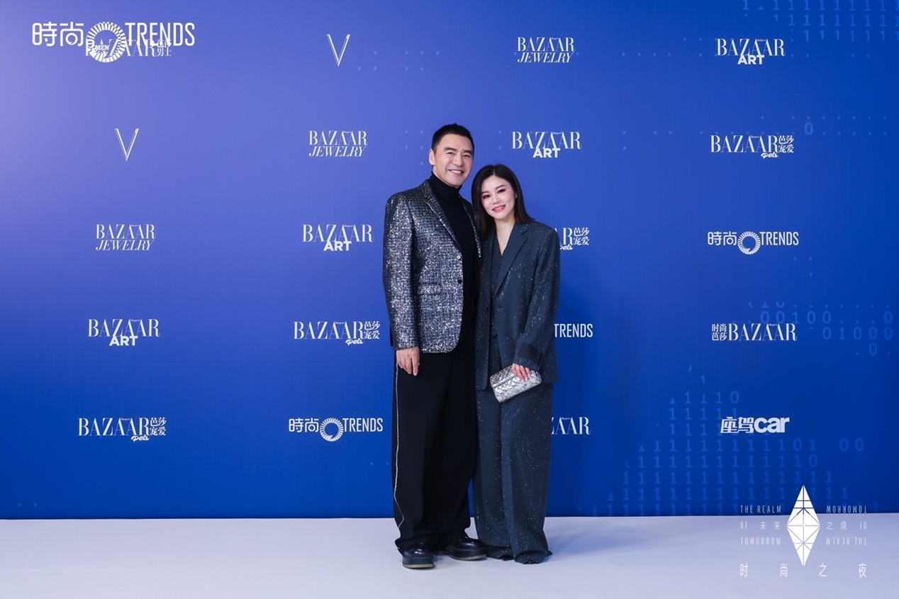 钟镇涛（左）&范姜（右）