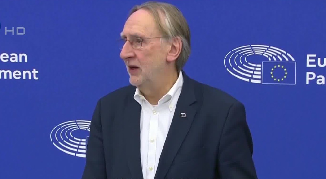 欧洲议会暂缓批准欧美贸易协议