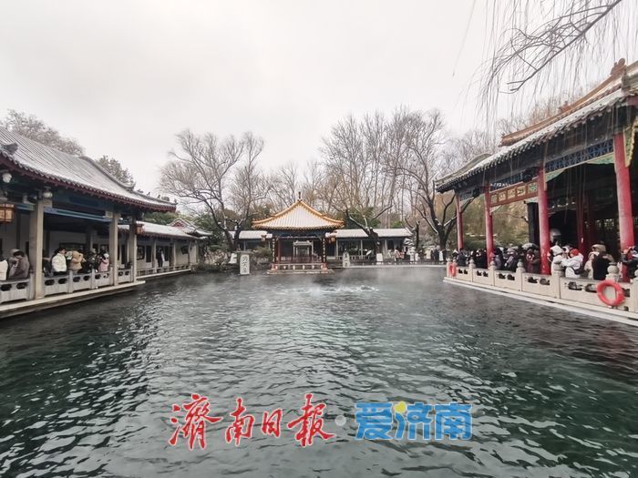 一年四季 泉在济南丨雪润泉城！趵突泉再现“云雾润蒸”胜景