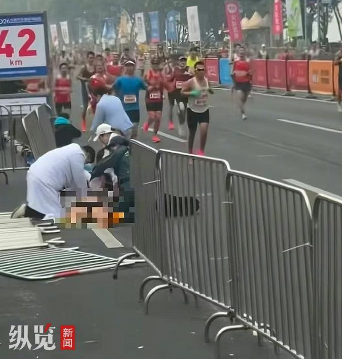 网友发布的现场视频。(来源/网络截图)