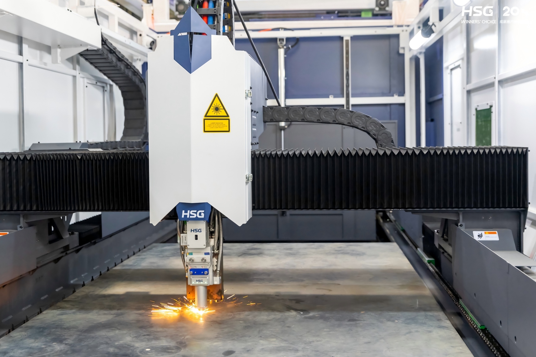 宏山激光参与产业关键对话,获激光行业双项认可