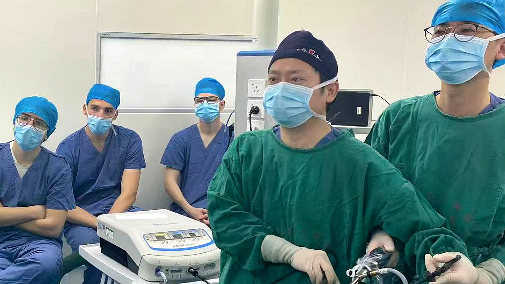 九旬老人突发罕见“隐形疝”!精准微创手术成功解决病痛