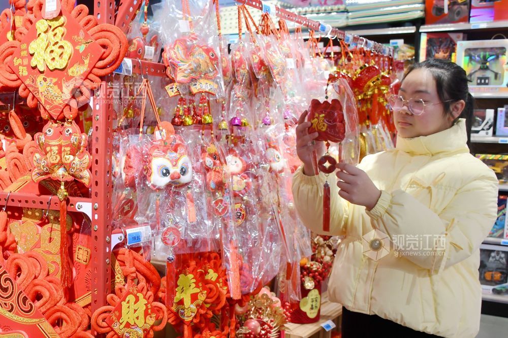 江西南丰：选购年货迎新年（图）