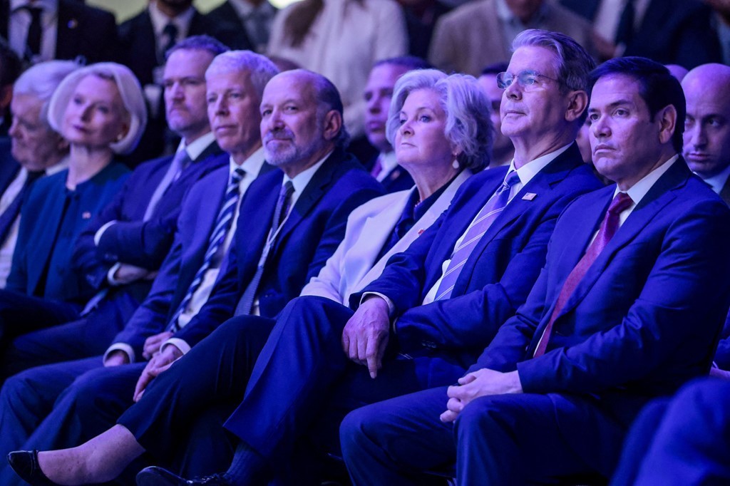 全文丨特朗普达沃斯猛烈抨击北约、欧洲:他们不感激美国所做的一切;他们对自己所做的事太可怕了,他们在毁灭自己