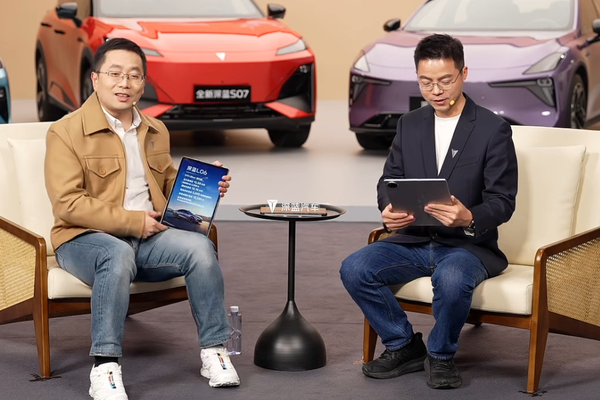 邓承浩回应学雷军直播风格:很有感染力 要多学多看