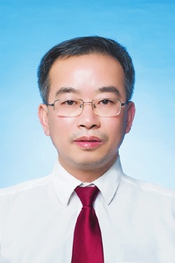 于先葵，男，汉族，1970年3月生，大学，中共党员。现任九江市政协党组成员、秘书长，机关党组书记，一级调研员。