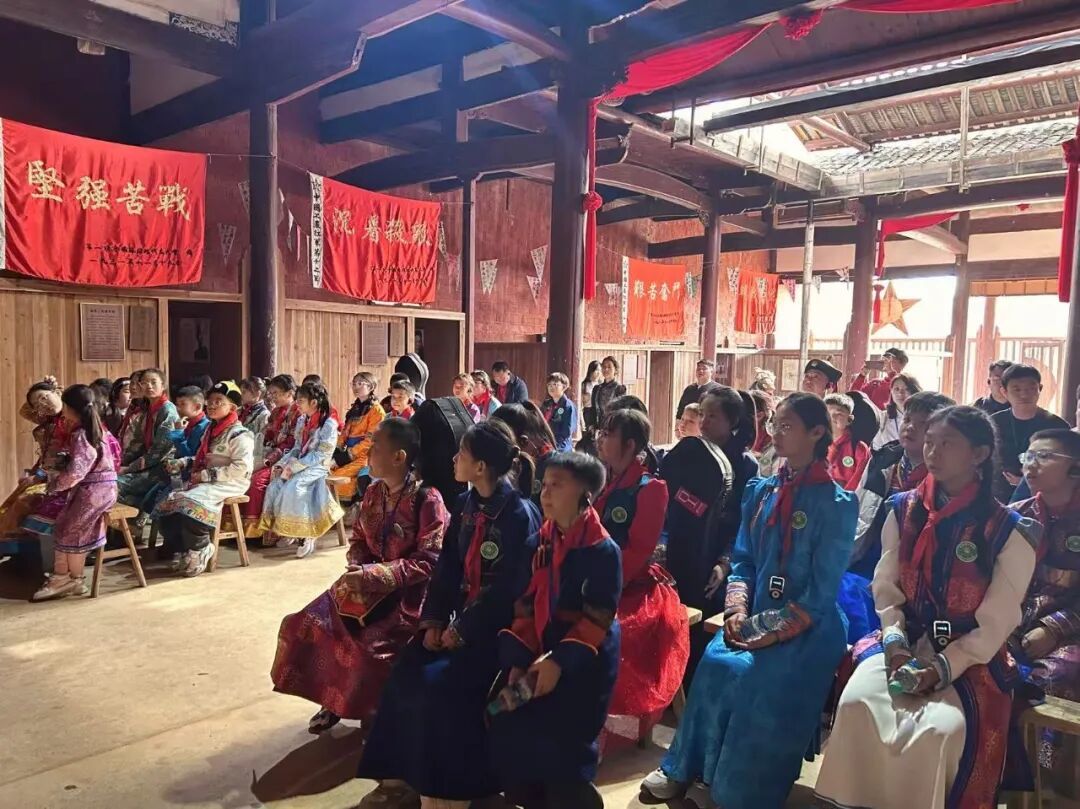 赣州“跟着红军+”红色国防教育研学热持续升温