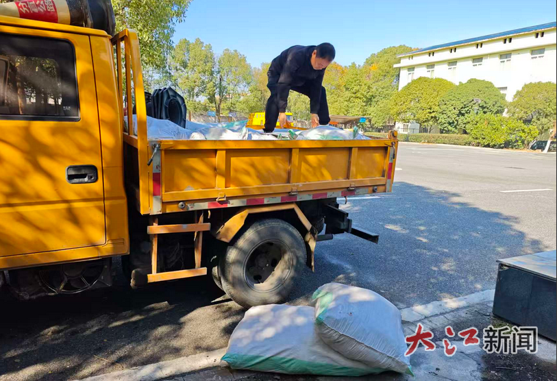 分宜公路分中心全力迎战低温雨雪保路畅